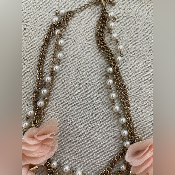 Floral and pearl necklace - Picture 3 of 4